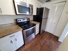 300 NW 84th Terrace, Unit #300 in Miami, FL - Building Photo