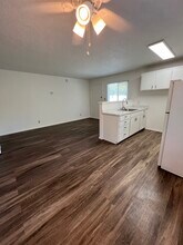 1351 Arcadian Ave in Chico, CA - Foto de edificio - Building Photo