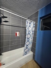 7320 W Reade Ave, Unit 102 in Glendale, AZ - Building Photo - Building Photo