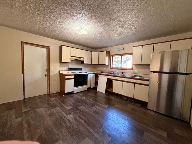 1113 S 25th St in Fort Dodge, IA - Building Photo - Building Photo