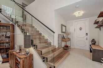 20846 NE 32nd Ave in Aventura, FL - Building Photo - Building Photo