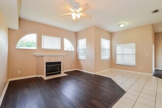 1604 Silhouette Dr in Clermont, FL - Building Photo - Building Photo