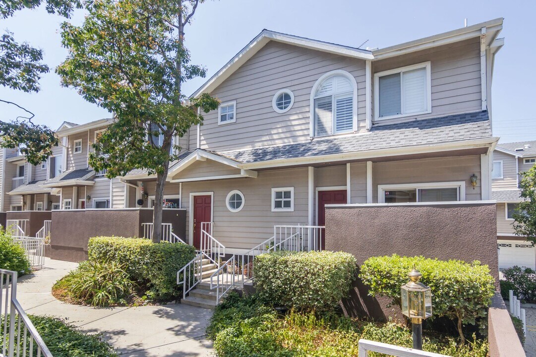 8624 De Soto Ave in Los Angeles, CA - Building Photo