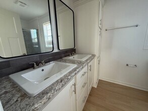 4208 Queens Way in Ellenton, FL - Foto de edificio - Building Photo