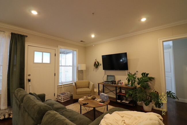 4 Nira Ave in Boston, MA - Building Photo - Building Photo