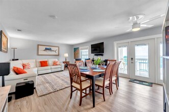 5260 Coquina Key Dr SE, Unit c in St. Petersburg, FL - Foto de edificio - Building Photo