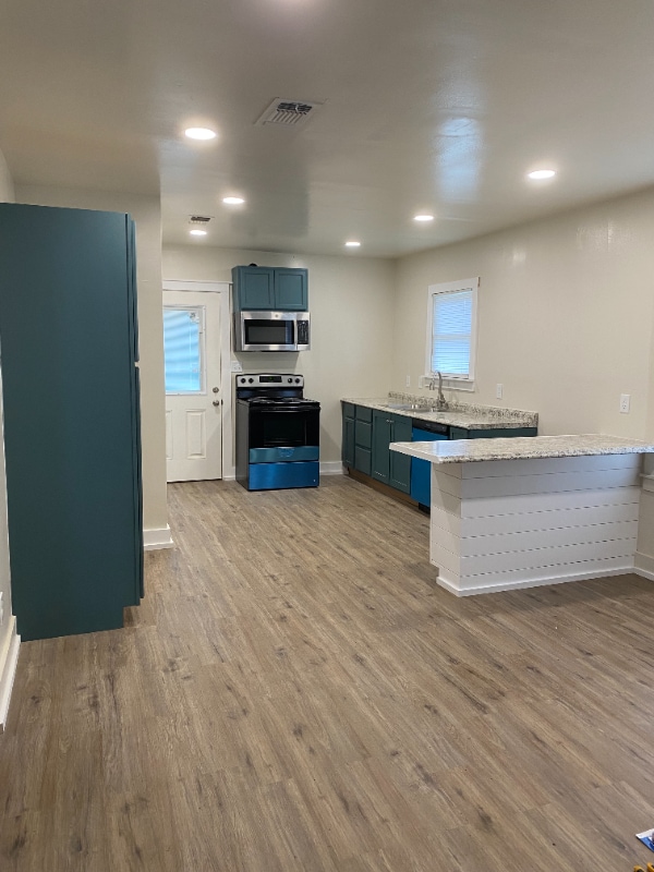 property at 508 W 6th St