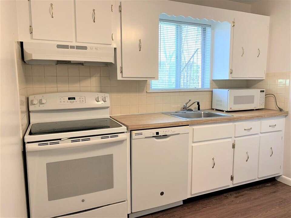 75 Vine St-Unit -8 A2 in Saugus, MA - Building Photo