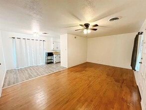 907 Royal St in Forney, TX - Building Photo - Building Photo