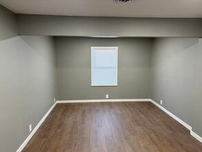 2517 N Waldron St in Hutchinson, KS - Building Photo - Building Photo