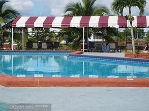 20337 NE 2nd Ave, Unit A-15 in Miami, FL - Building Photo - Building Photo