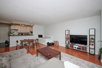 10 E Ontario St, Unit 1409 in Chicago, IL - Building Photo - Building Photo