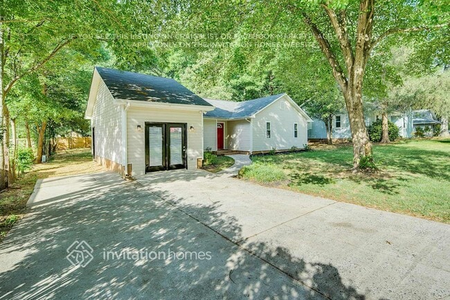 property at 7820 Hickory Hollow Ln