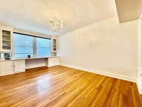 402 E 43rd St in Kansas City, MO - Building Photo - Building Photo