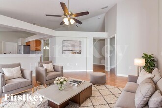 6931 Waterbrook Ct, Unit 302-A in Gibsonton, FL - Foto de edificio - Building Photo