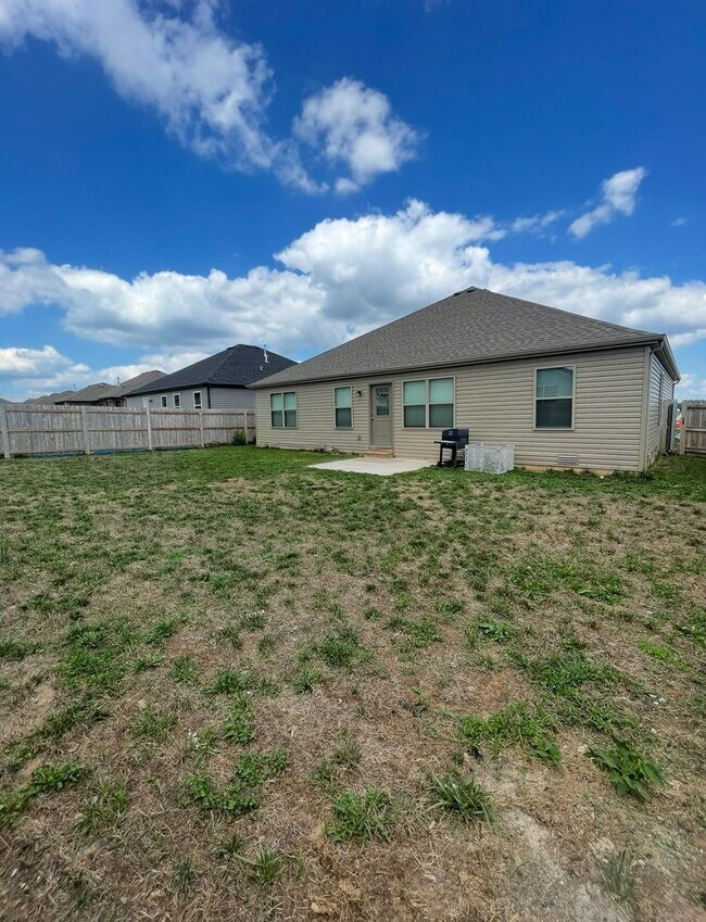 1361 S Lorraine Ave in Republic, MO - Building Photo - Building Photo