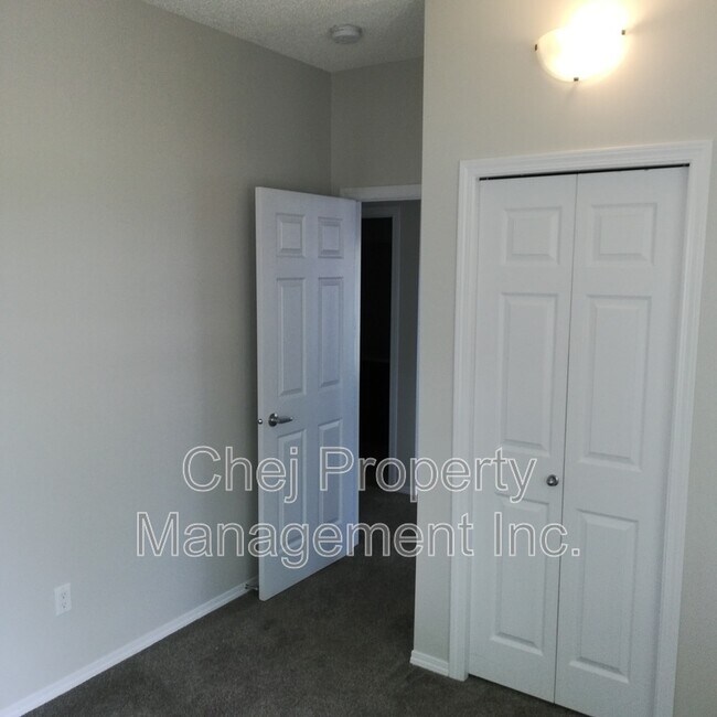 1179 Summerside Dr SW in Edmonton, AB - Building Photo - Building Photo