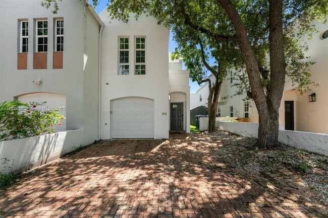 property at 3125 Paola Dr