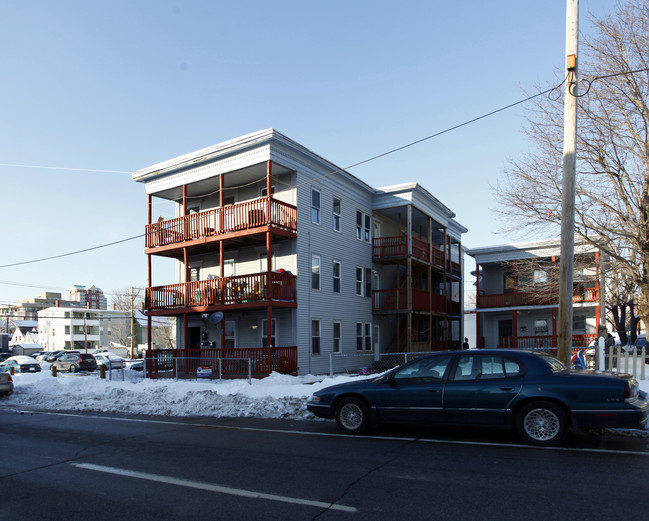 222-224 Lake Ave in Manchester, NH - Foto de edificio - Building Photo