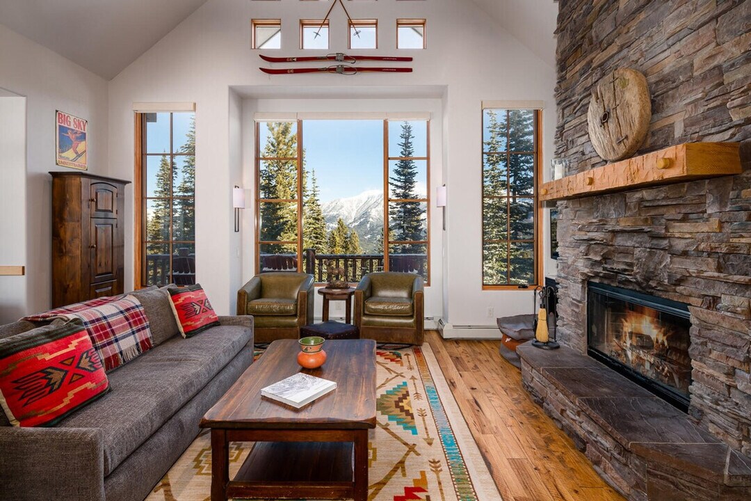 7 Gambler Dr in Big Sky, MT - Foto de edificio