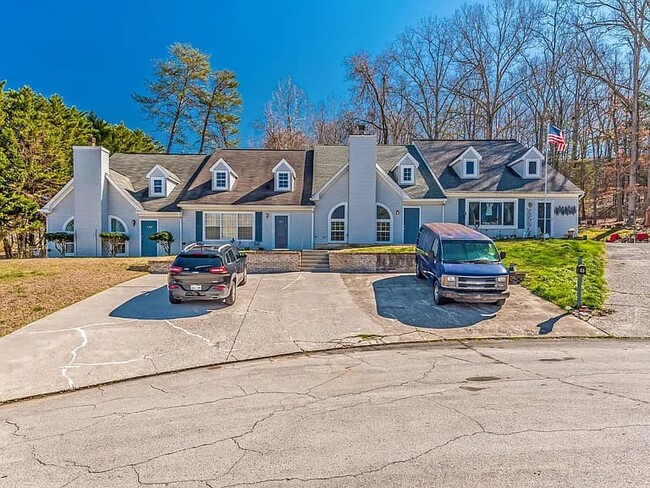 property at 113 Hanover Pl