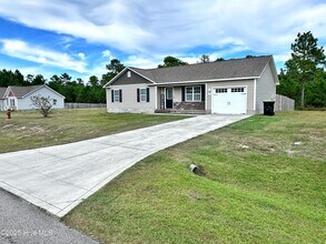 308 Basil Ct in Hubert, NC - Building Photo - Building Photo