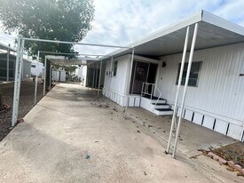 530 S Alma School Rd in Mesa, AZ - Building Photo