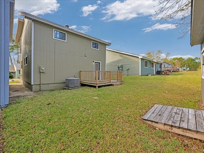 property at 41 Harbour Row Dr