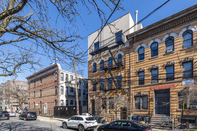 418 Suydam St in Brooklyn, NY - Building Photo - Building Photo