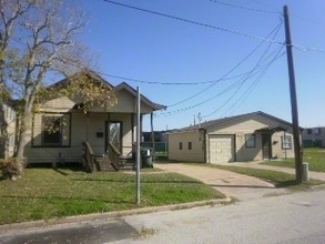 Del Isle Apartments in Galveston, TX - Building Photo - Building Photo