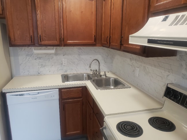 1333 Pierce Ave in North Tonawanda, NY - Building Photo - Building Photo