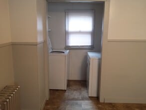 26 S Church St, Unit 1 in Carbondale, PA - Foto de edificio - Building Photo