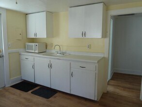 118 W 6th St, Unit Upper in Corning, NY - Building Photo - Building Photo