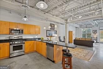 5200 Peachtree Rd in Atlanta, GA - Building Photo - Building Photo