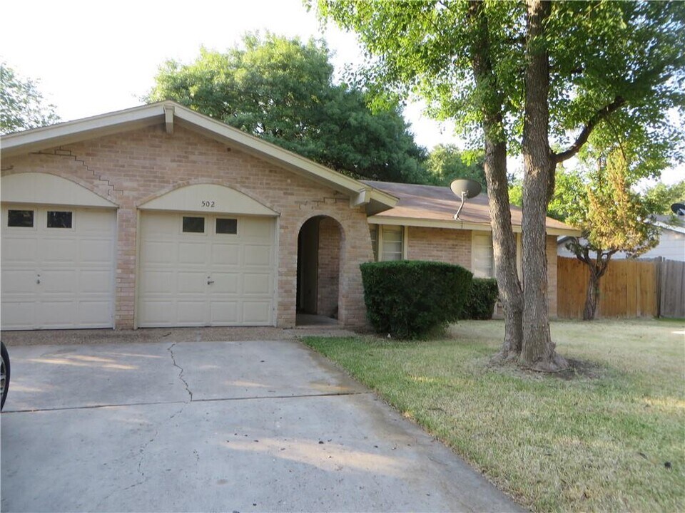 502 Tanglewood Dr in Georgetown, TX - Building Photo