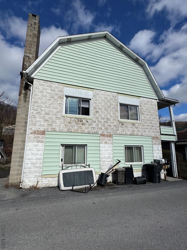 property at 530 Naylor Rd