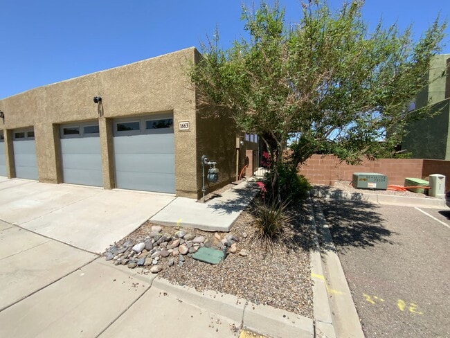 1663 Bull Lea Dr SE in Albuquerque, NM - Building Photo - Building Photo