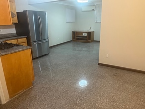 217427-217438 38th Ave in Queens, NY - Foto de edificio - Building Photo