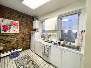 15A Garden St, Unit 2 in Boston, MA - Building Photo - Building Photo
