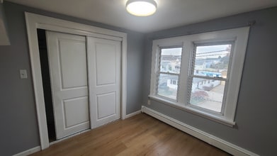 571 Avenue A in Bayonne, NJ - Building Photo - Building Photo