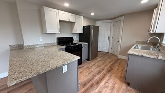 28-30 New York in Dover, NH - Building Photo