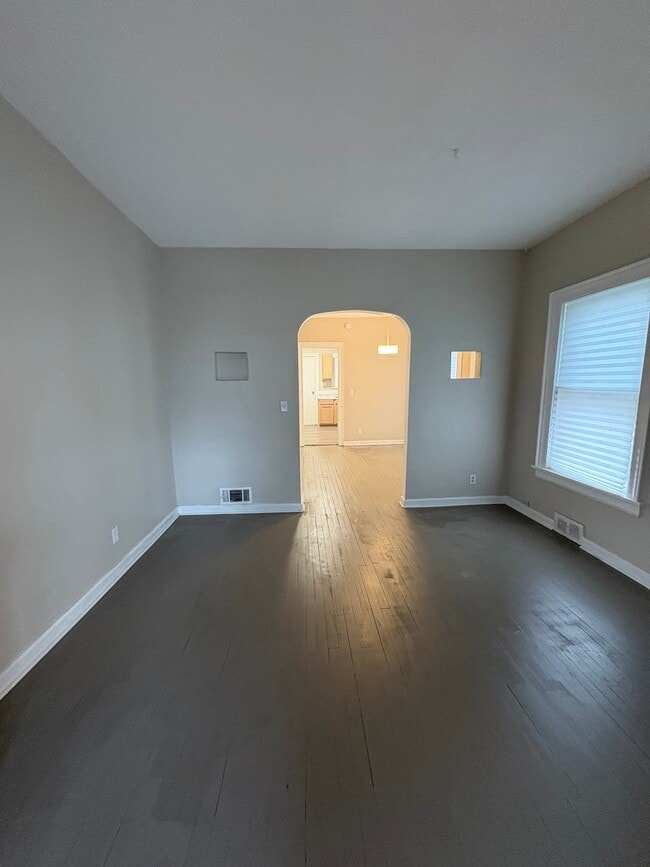 25-27-27 Karnes St
