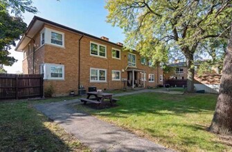 1345 S Mannheim Rd, Unit Apt 1N in Westchester, IL - Building Photo - Building Photo