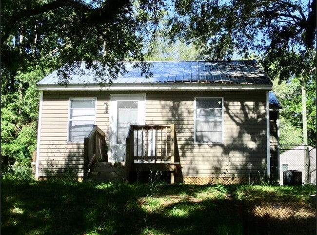 property at 1317 N Short Madison St