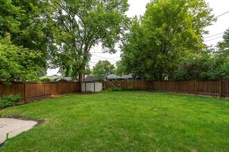 1012 Letnes Dr in Grand Forks, ND - Building Photo - Building Photo