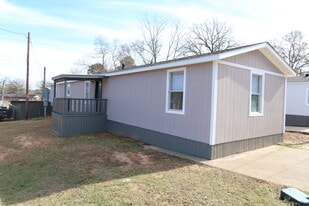 124 N Violet St in West Monroe, LA - Building Photo