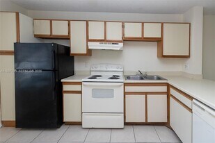 2157 SW 80th Terrace, Unit 2157 in Miramar, FL - Building Photo