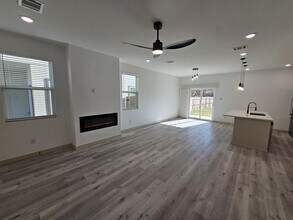 1319 Fletcher St in Dallas, TX - Building Photo - Building Photo