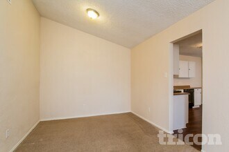 6329 Porterway Dr, Unit 1 in Houston, TX - Building Photo - Building Photo