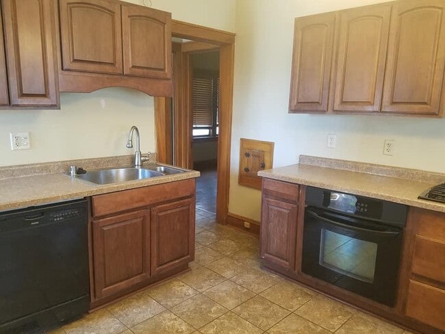 3451 N Booth St in Milwaukee, WI - Building Photo - Building Photo